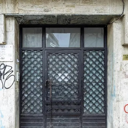 La Dame Bleue Apartment *
